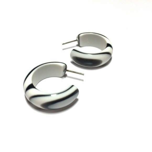 Black & White Marbled Small Simple Hoops Earrings - Picture 3 of 5
